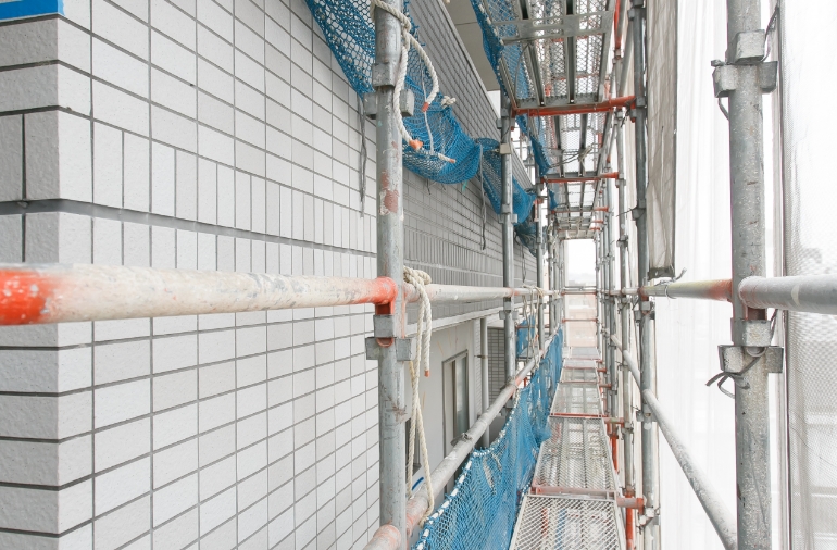 足場を組み立てるのは適切なタイミングで イメージ