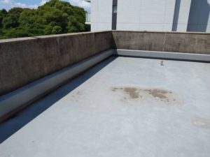 雨漏れの原因追及、水張り試験 本文画像