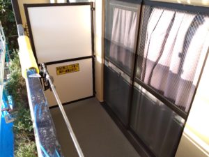 ベランダの長尺シート貼り 本文画像