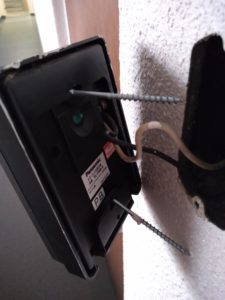 塗装はインターホン裏も！ 本文画像