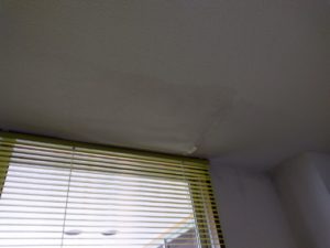 ベランダから１階への漏水？ 本文画像