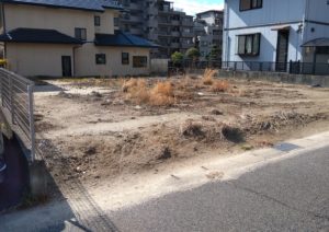 工事に伴う代替駐車場。時には空き地も、、、 本文画像