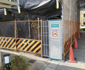 足場の出入口「クラレスドア」 本文画像