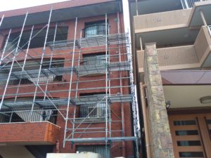 狭いところでの足場組 本文画像