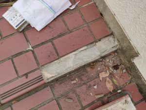 外構部のタイル補修 本文画像