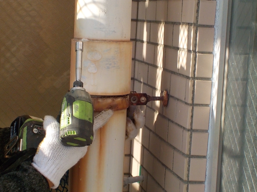 樋バンドの交換 本文画像