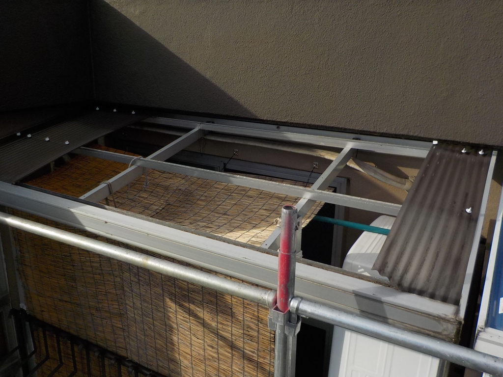 ポリカーボネートの屋根復旧 本文画像