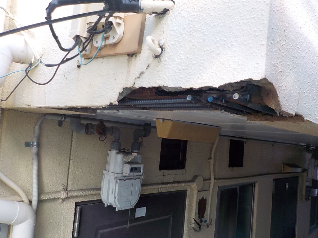 モルタルの剥落 本文画像