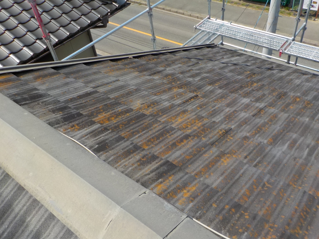 屋根の葺き替え工事 本文画像