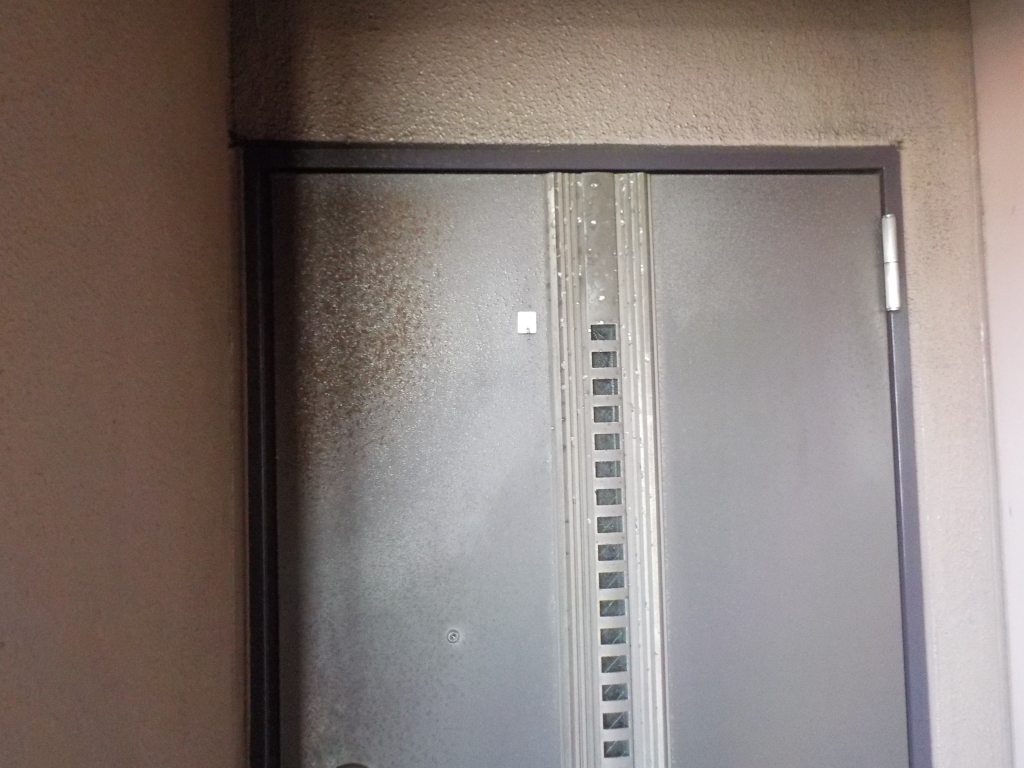 マンションの玄関ドア 本文画像