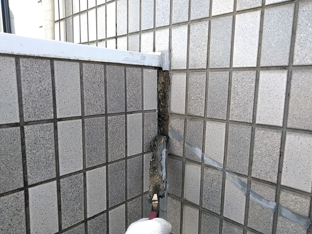 シールの裏側が… 本文画像